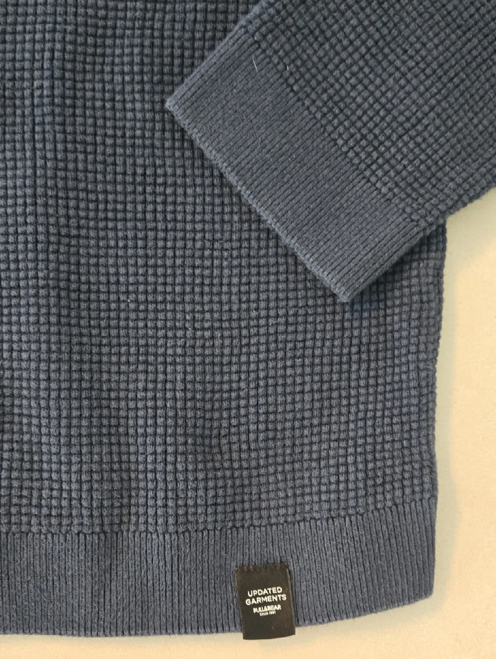 Pull&Bear Men's Navy Waffle-Knit Crew Sweater Size M